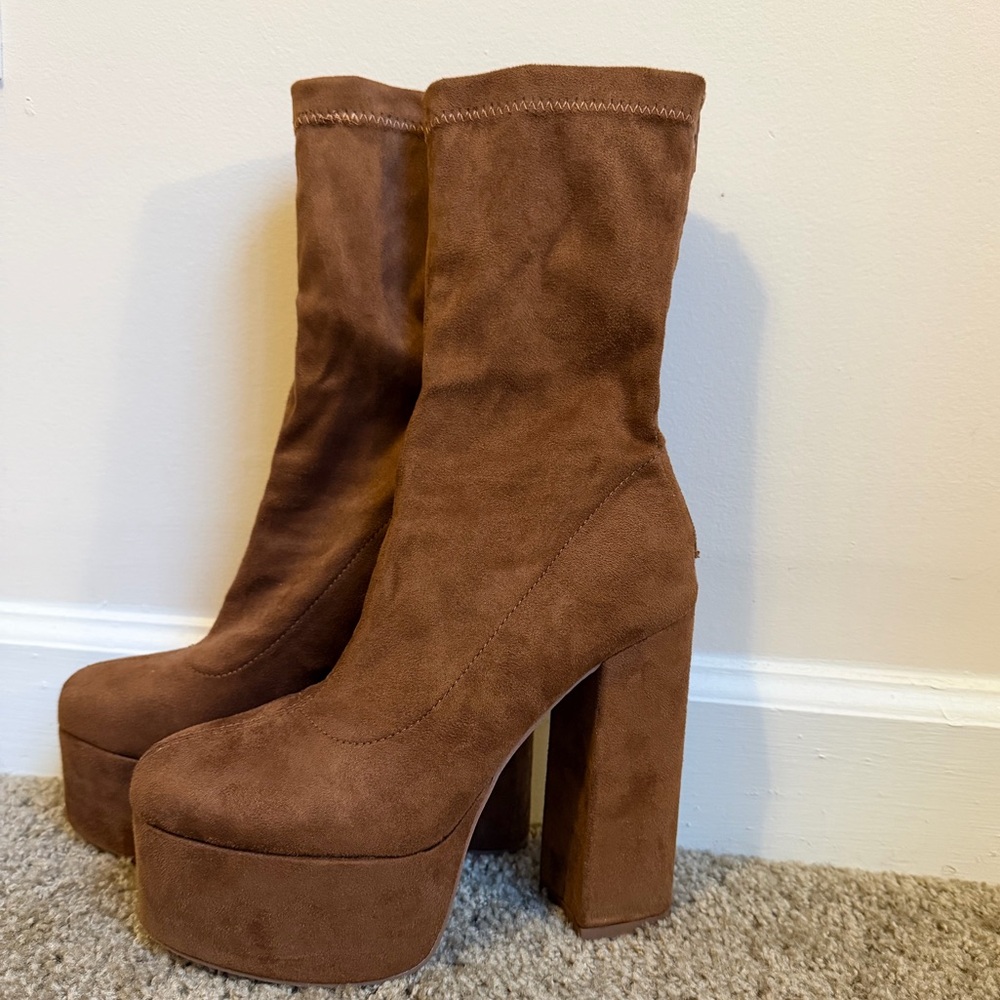 Chase + Chloe Chestnut Brown Suede Platform Ankle Boots